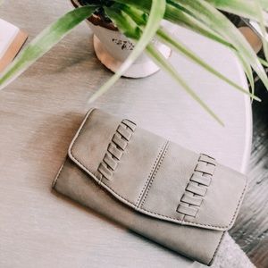 INC INTERNATIONAL CONCEPTS GREY WALLET